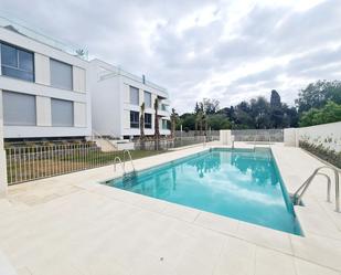 Swimming pool of Apartment to rent in Marbella  with Air Conditioner, Private garden and Terrace