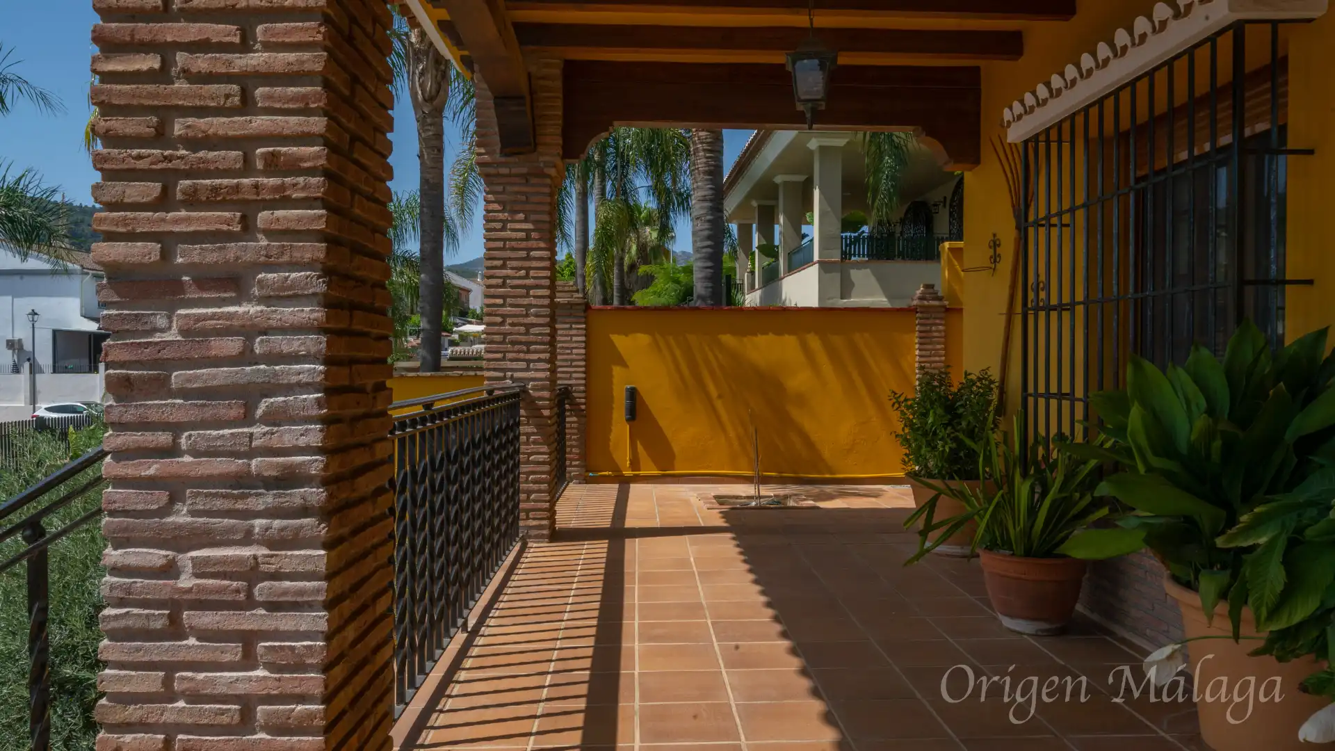 Vista exterior de Casa o chalet en venta en Alhaurín de la Torre con Aire acondicionado, Calefacción y Jardín privado