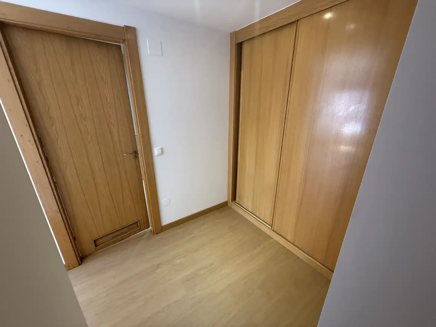 Dormitori de Pis en venda en Avilés amb Calefacció, Jardí privat i Parquet