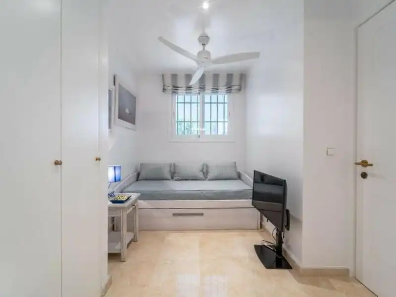 Dormitori de Apartament en venda en Marbella amb Aire condicionat, Calefacció i Terrassa