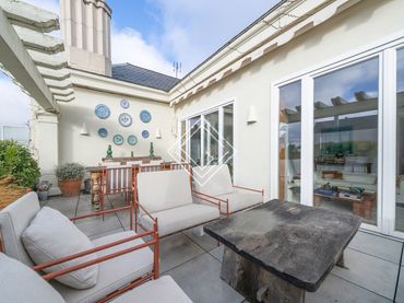 Penthouse mit Aufzug zum Verkauf in Barrio de Salamanca