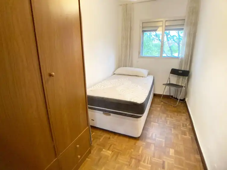 Dormitori de Pis en venda en Madrid amb Calefacció, Parquet i Terrassa