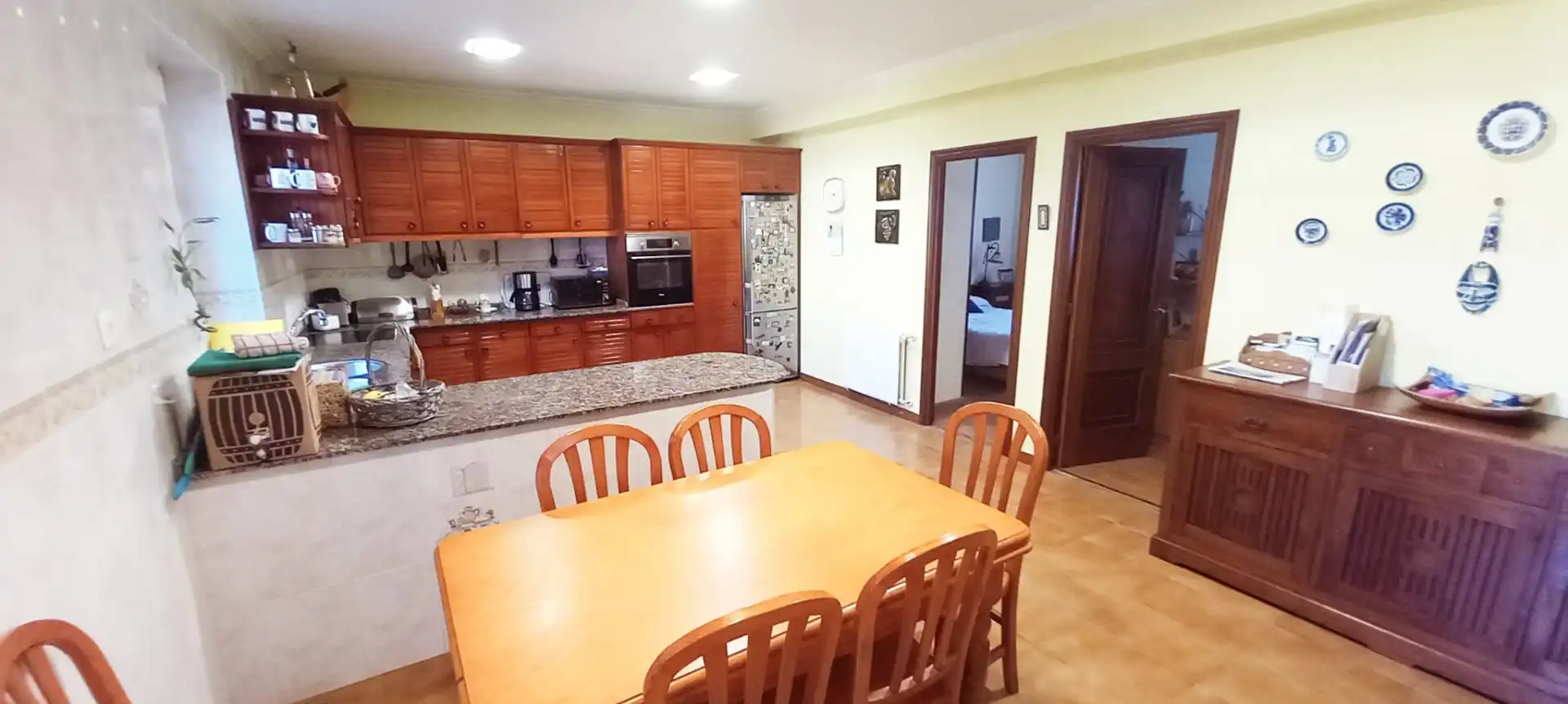 Cuina de Casa o xalet en venda en Vilagarcía de Arousa amb Calefacció, Terrassa i Traster