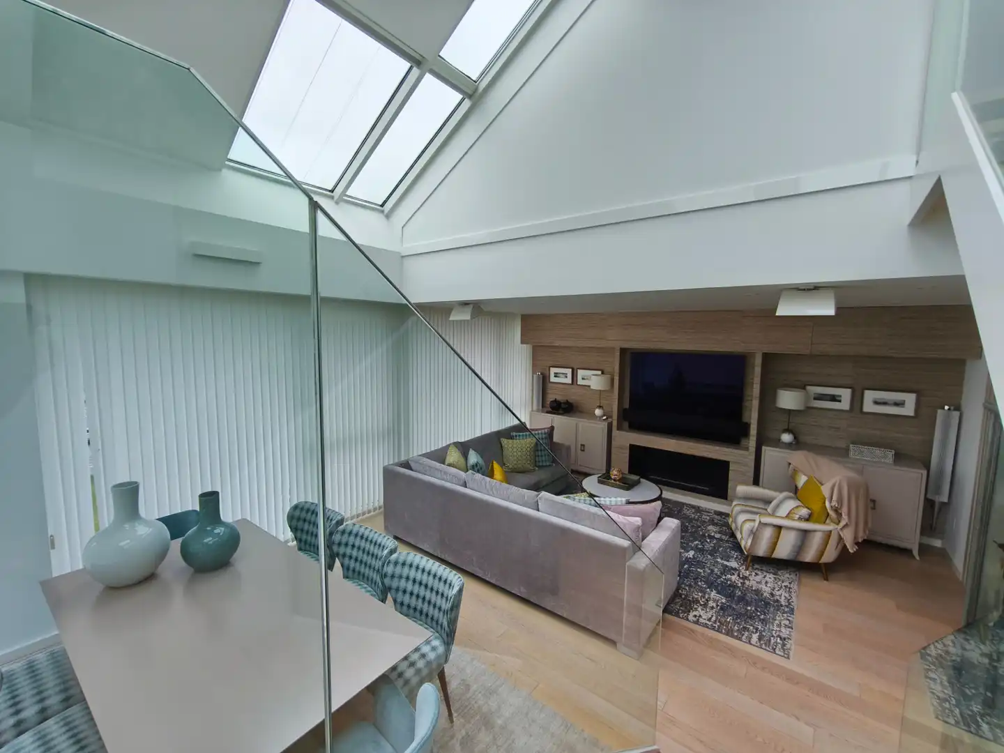 Sala d'estar de Dúplex en venda en Santiago de Compostela  amb Calefacció, Terrassa i Traster