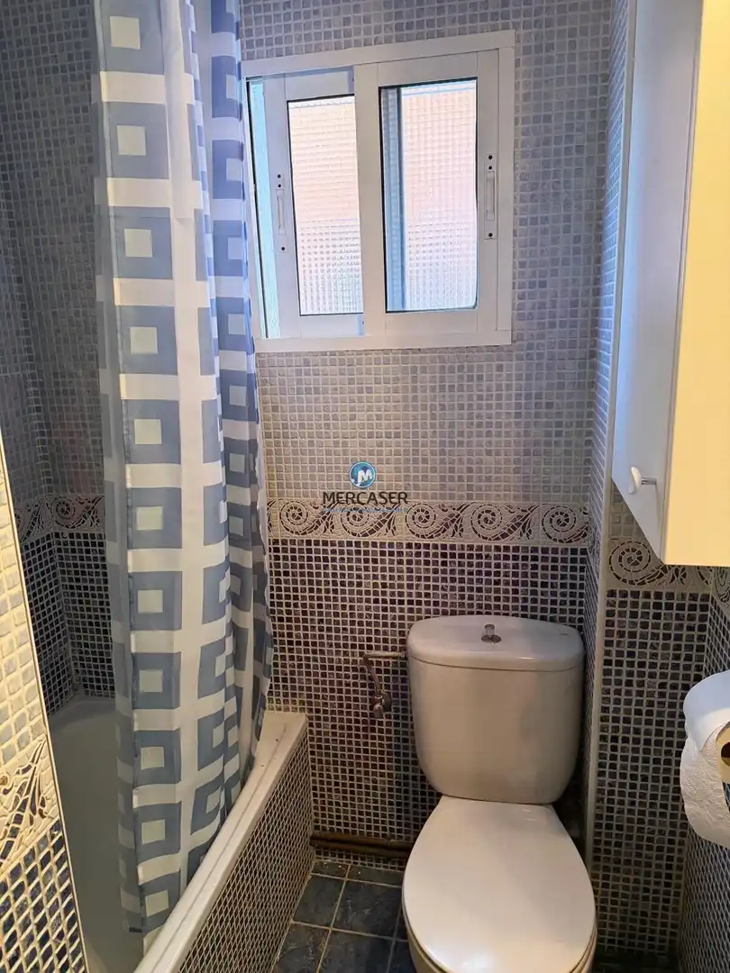 Badezimmer von Wohnung zur Miete in Alcalá de Henares mit Heizung, Möbliert und Balkon