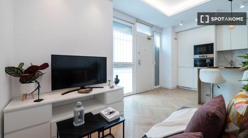 Photo 2 of Flat to rent in Pacífico,  Madrid Capital