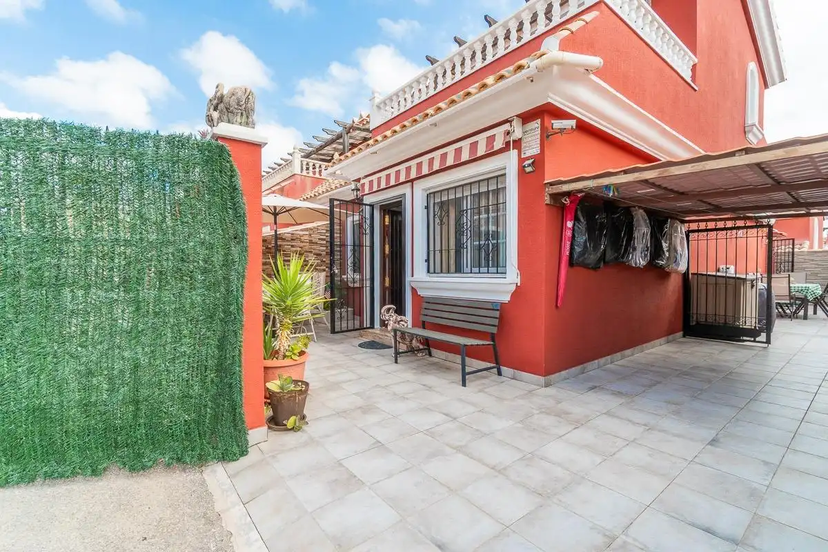 Vista exterior de Casa o chalet en venta en Orihuela con Aire acondicionado, Jardín privado y Trastero