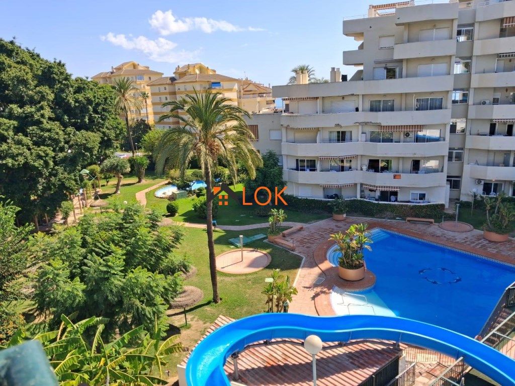 Vista exterior de Pis en venda en Benalmádena