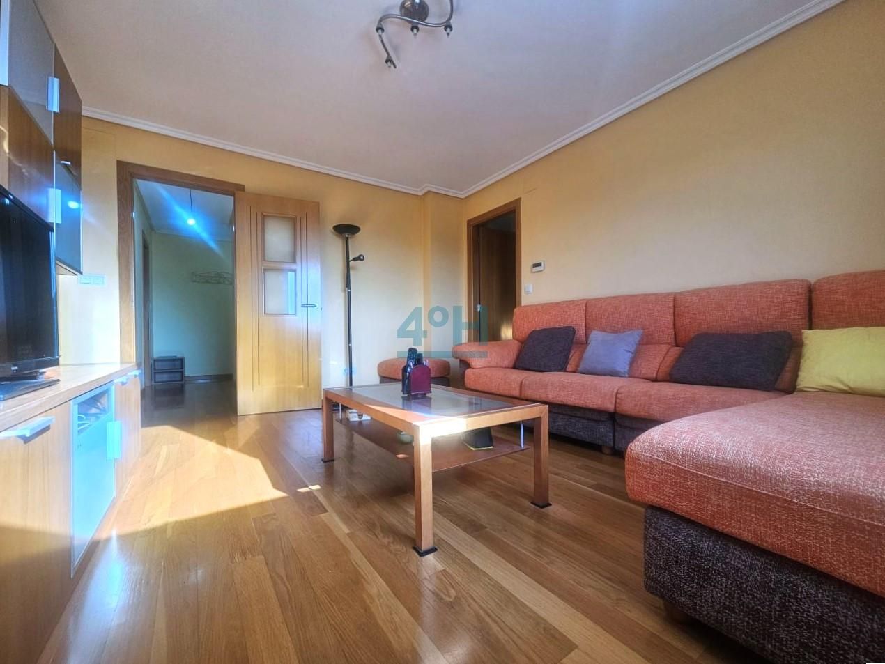 Sala d'estar de Planta baixa en venda en Barbadás amb Calefacció