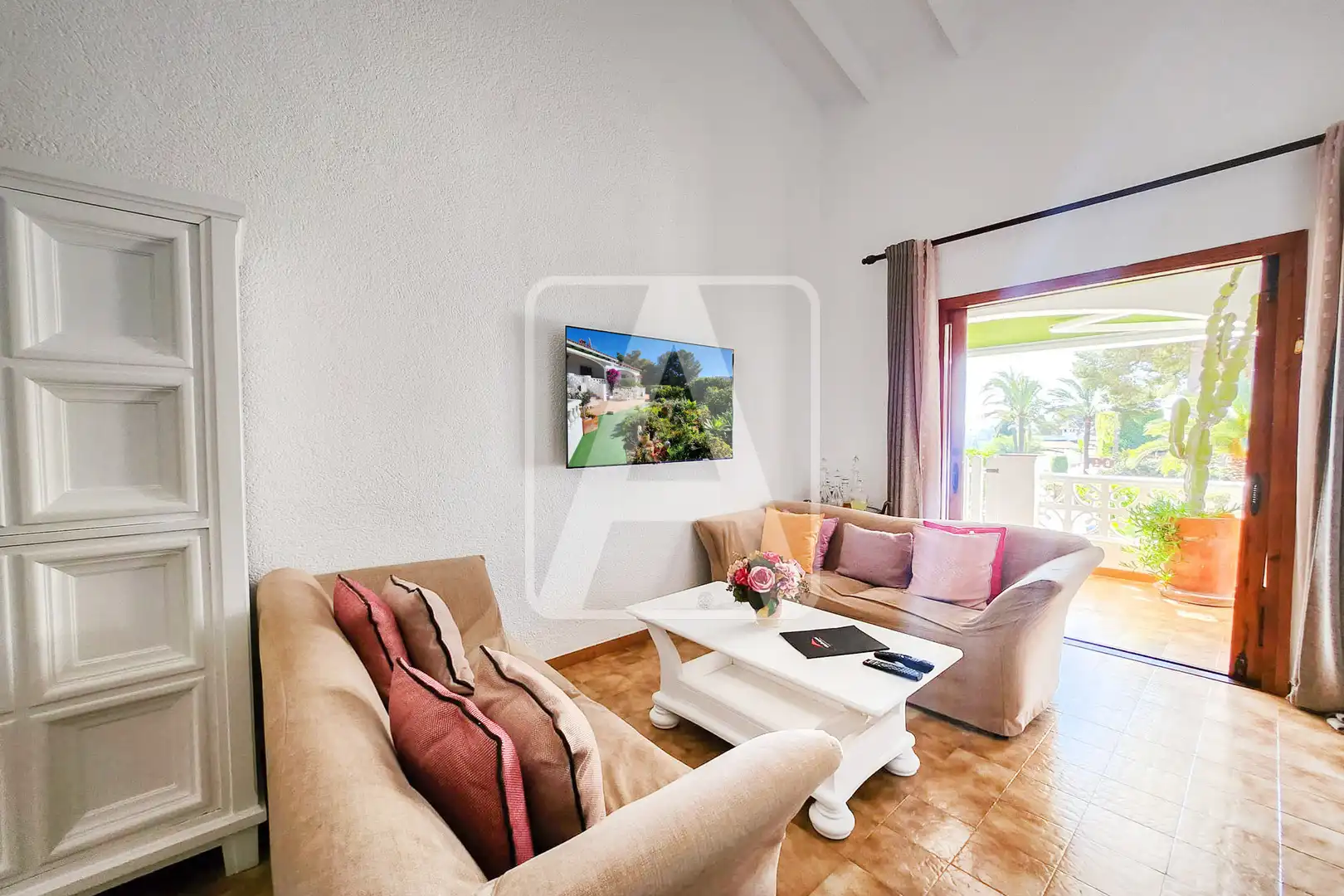 Sala d'estar de Casa adosada en venda en Benissa amb Aire condicionat, Calefacció i Jardí privat