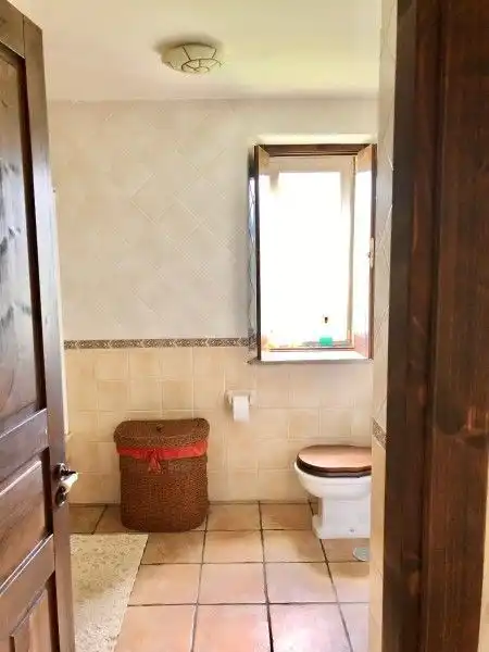Bany de Casa o xalet en venda en Curtis amb Calefacció, Traster i Piscina
