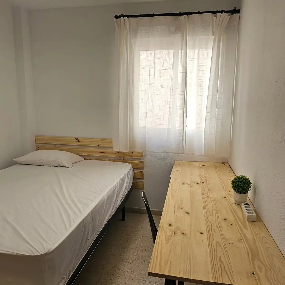 Flat with terrace to rent in Calle Padre Claret, imagen 16