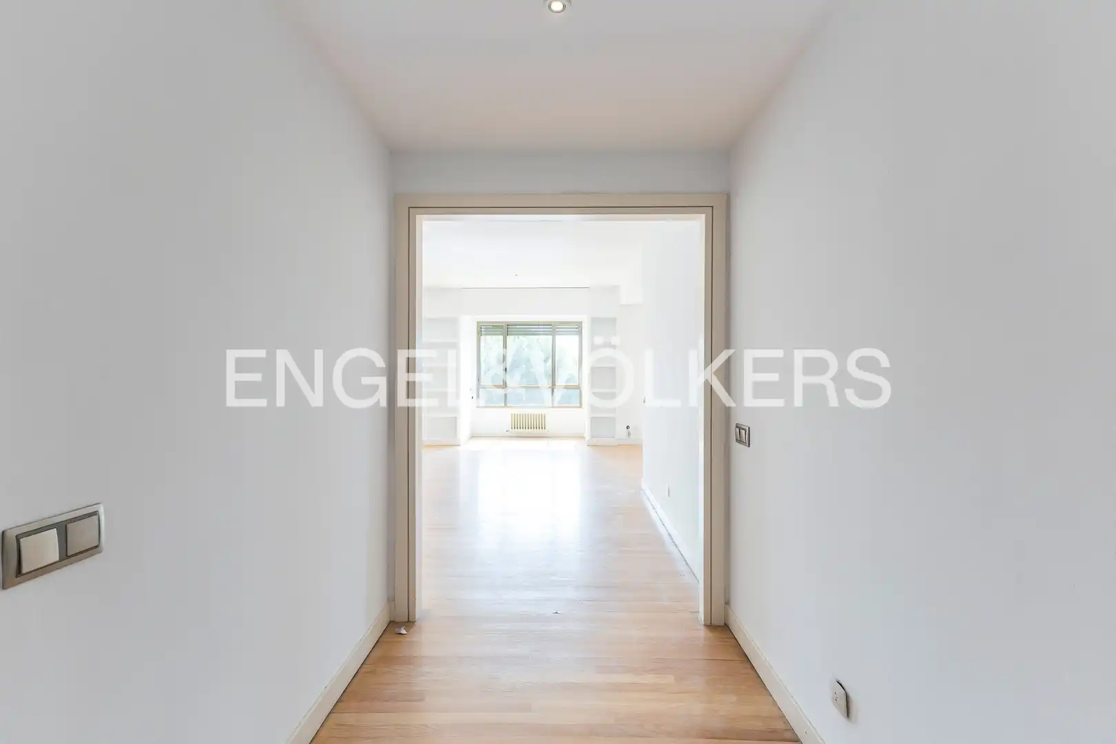 Wohnung zur Miete in Madrid mit Klimaanlage, Heizung und Privatgarten