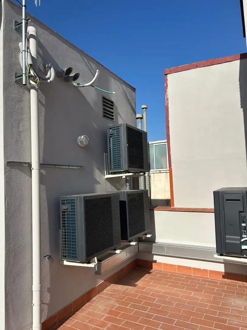 Vista exterior de Local de alquiler en Barcelona