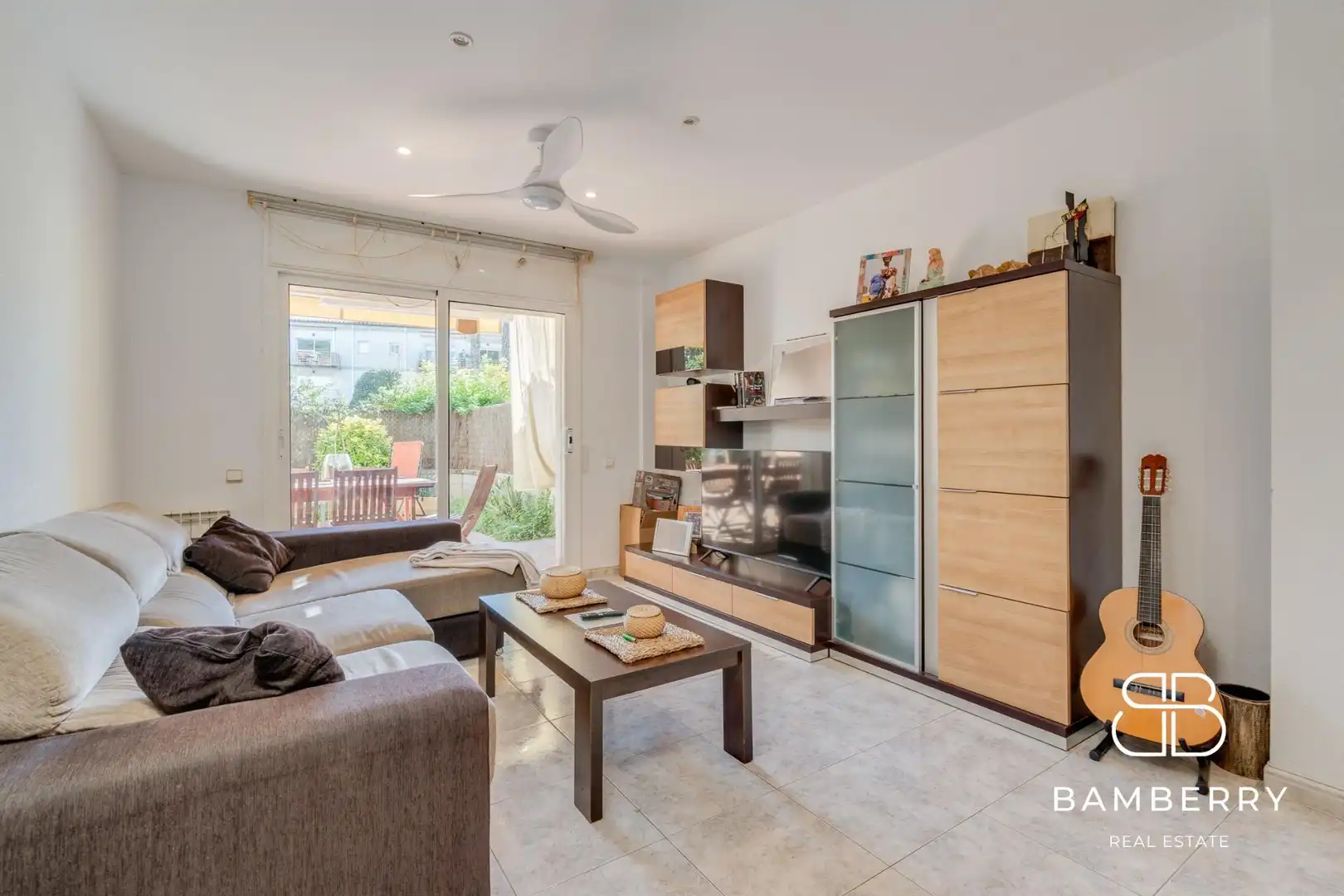Sala de estar de Apartamento en venta en Sant Pol de Mar con Calefacción, Trastero y Piscina comunitaria