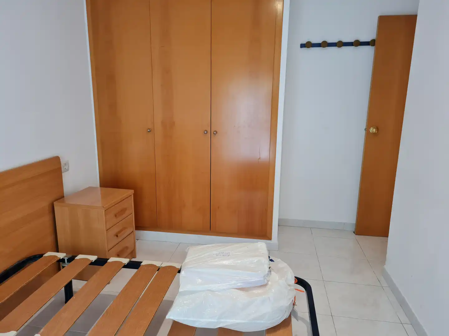 Dormitori de Pis de lloguer en Girona amb Calefacció, Terrassa i Moblat