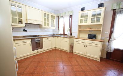 Kitchen of Flat for sale in Santurtzi   with Terrace