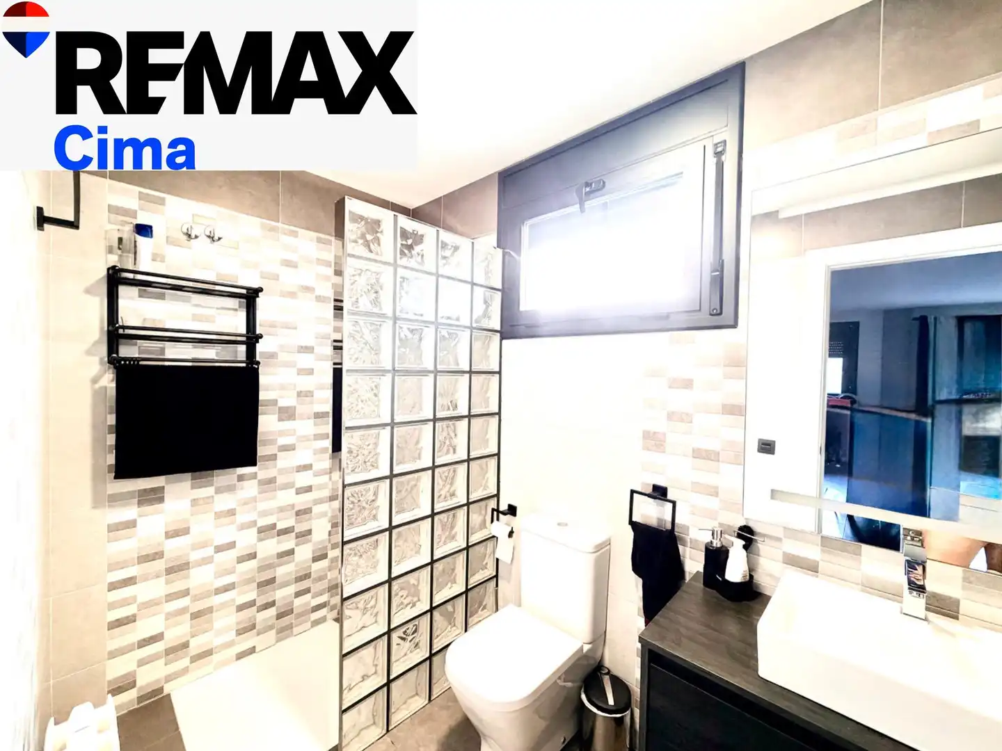 Baño de Casa o chalet en venta en Cúllar con Calefacción, Terraza y Trastero