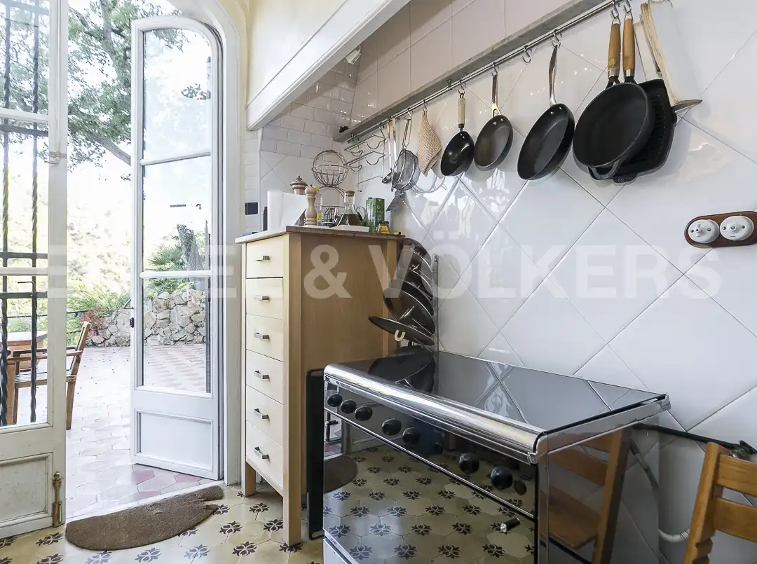 Küche von Haus oder Chalet zum Verkauf in Barcelona mit Heizung, Terrasse und Abstellraum