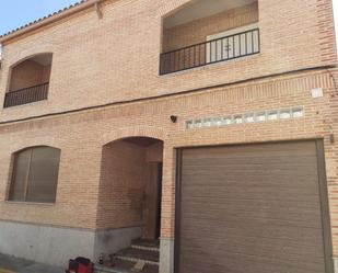 Exterior view of Single-family semi-detached for sale in Talavera de la Reina  with Storage room