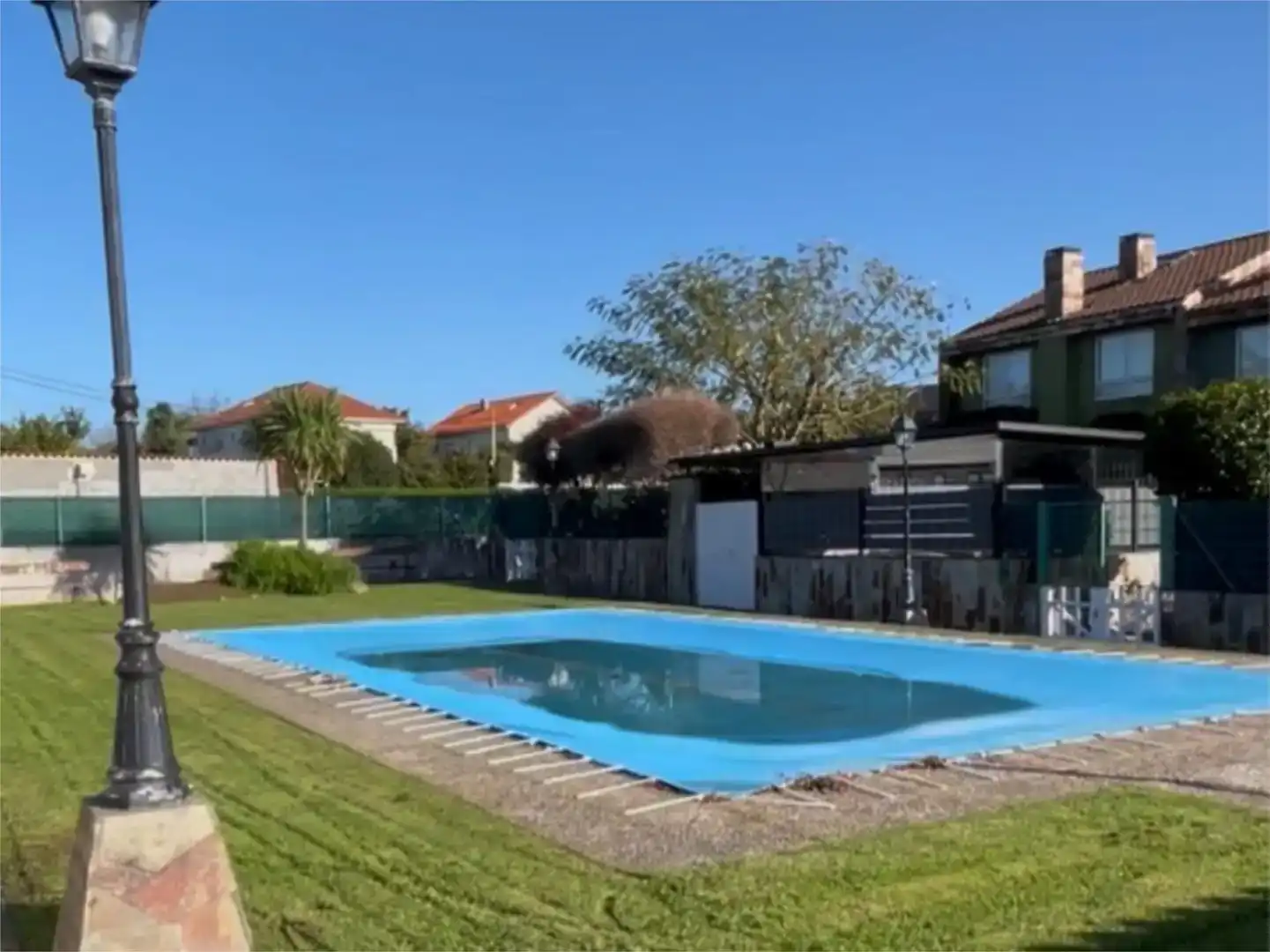 Piscina de Casa o xalet en venda en Oleiros amb Piscina