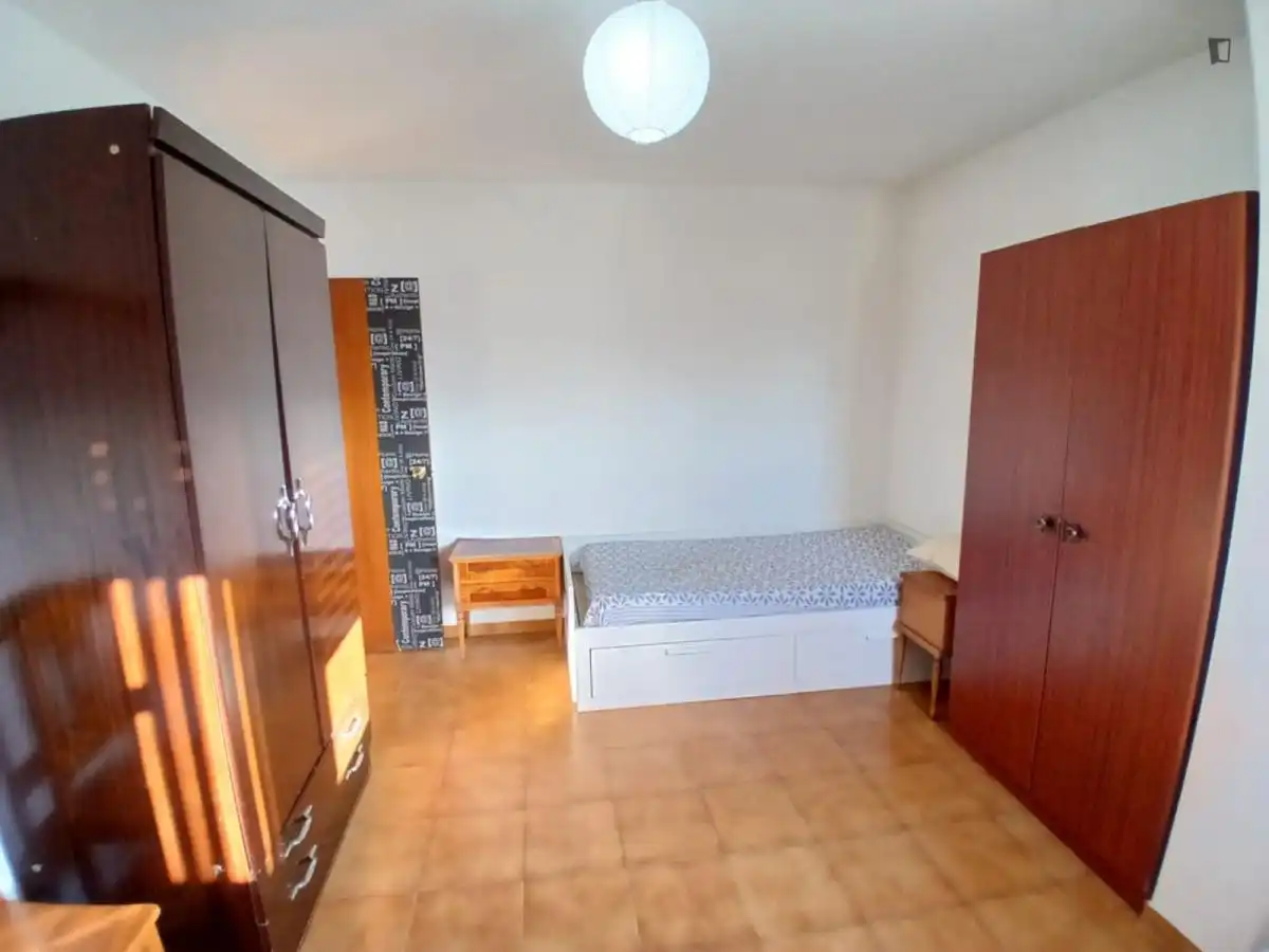 Dormitori de Apartament per a compartir en Valladolid amb Moblat, Forn i Rentadora