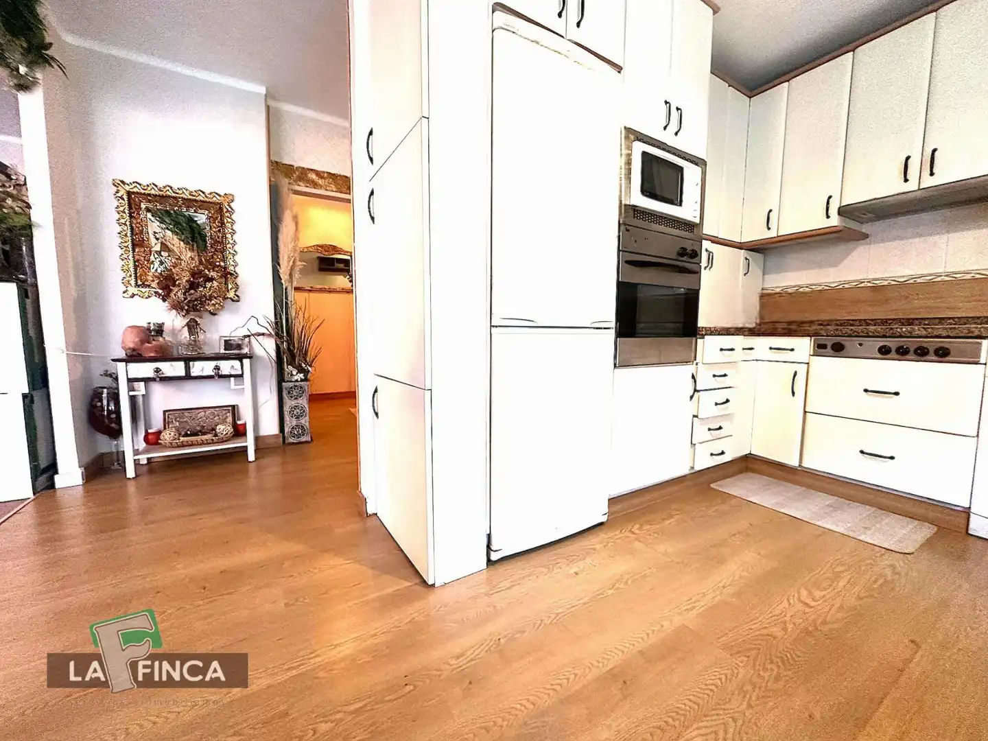 Kitchen of Flat for sale in Oviedo   with Heating and Furnished