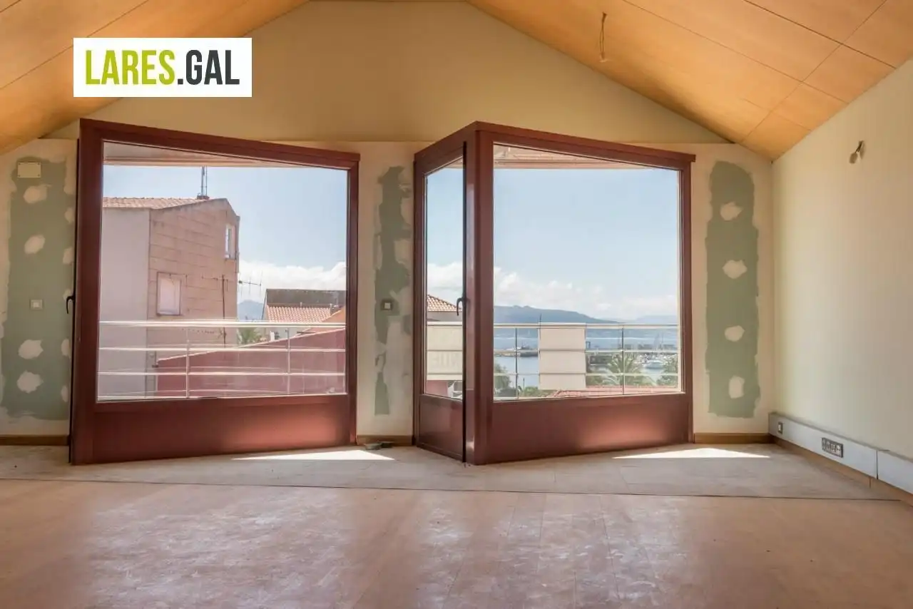 Habitación de Oficina en venta en Cangas  con Terraza