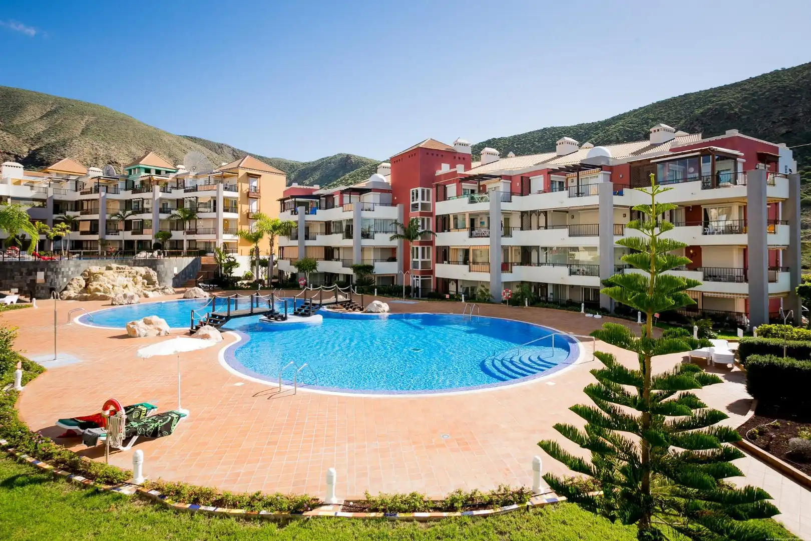 Vista exterior de Casa o chalet en venta en Arona con Aire acondicionado, Jardín privado y Terraza