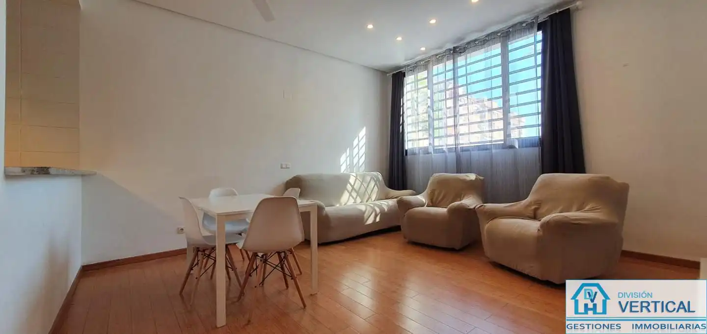 Sala d'estar de Dúplex en venda en Paterna amb Moblat, Balcó i Piscina comunitària
