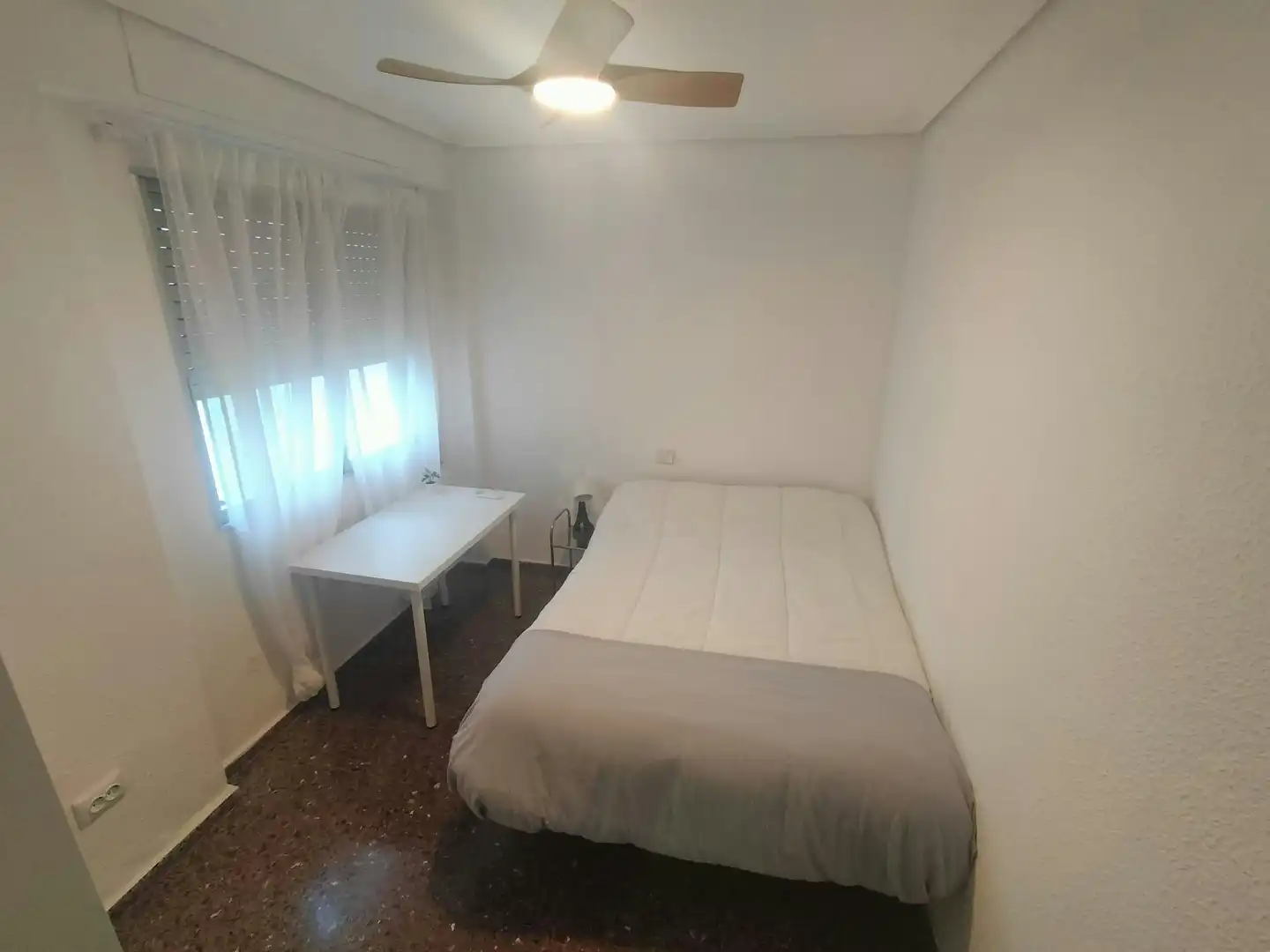 Bedroom of Flat for share in Valencia  with Furnished and Washing machine