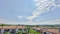 Vista exterior de Àtic en venda en Sant Cugat del Vallès amb Aire condicionat, Calefacció i Parquet