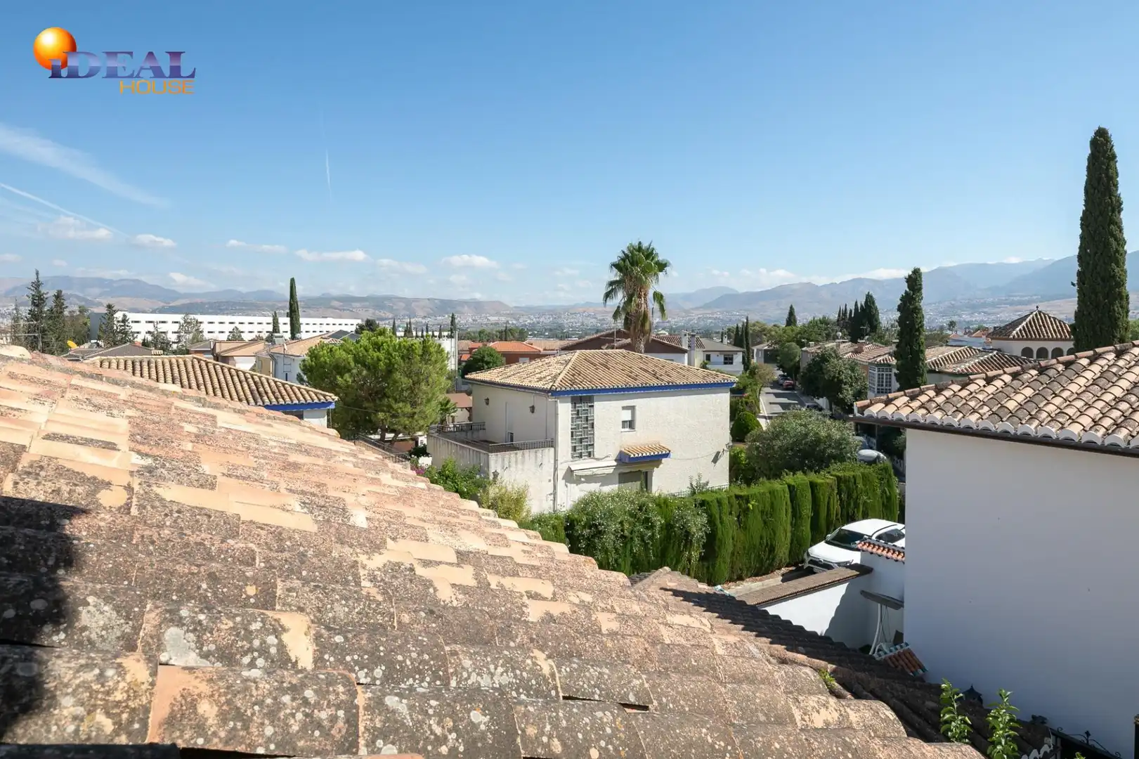 Vista exterior de Casa o chalet en venta en Ogíjares con Jardín privado, Terraza y Balcón