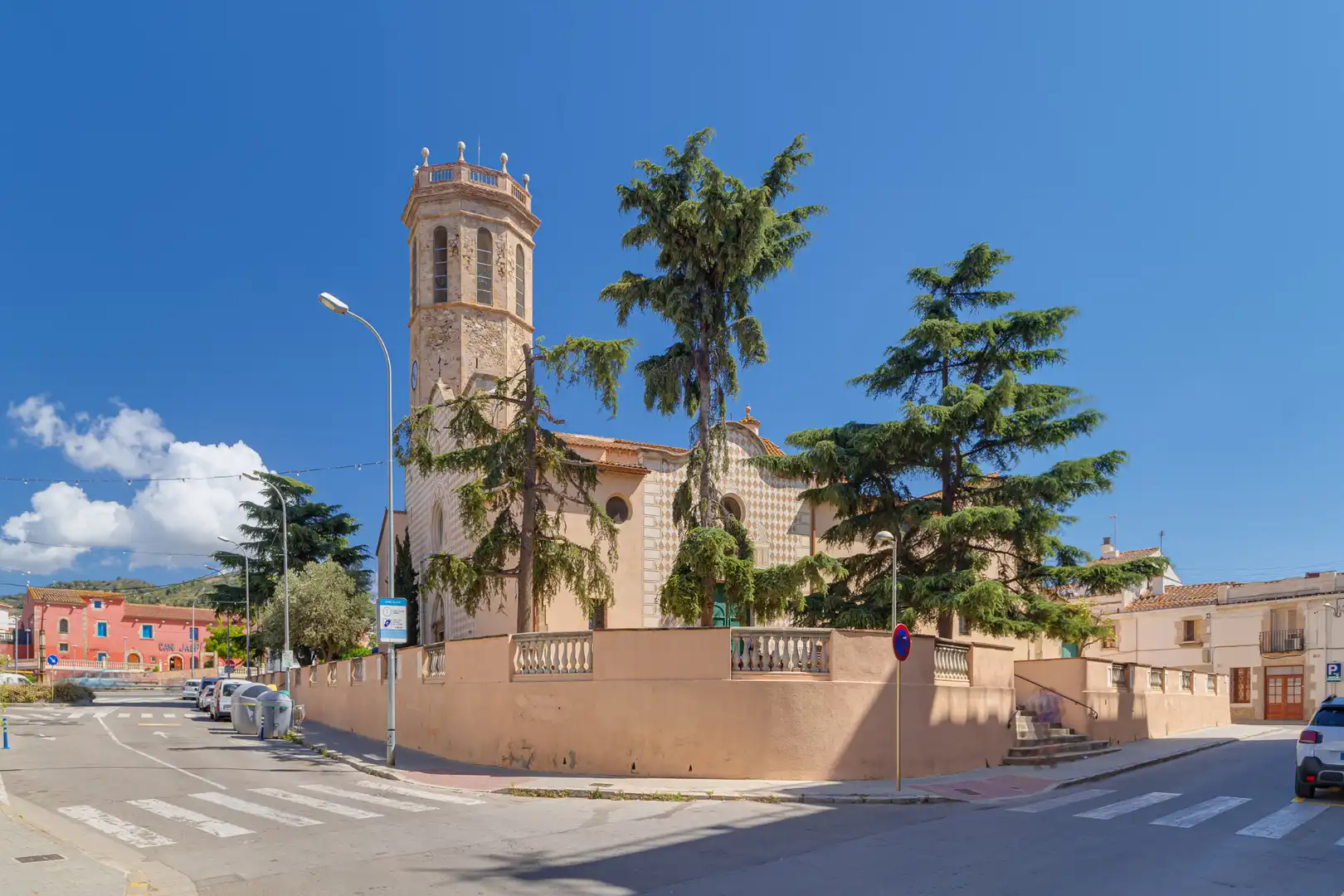 Vista exterior de Piso en venta en Pineda de Mar con Calefacción, Balcón y Piscina comunitaria