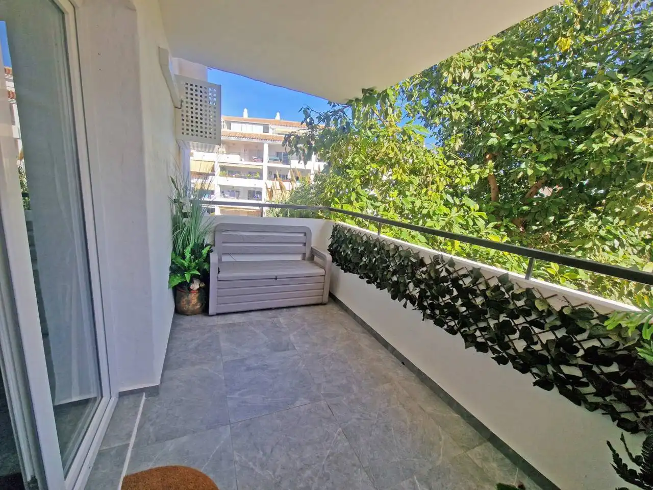 Piso con piscina en venta en Avenida España de Calahonda, imagen 11