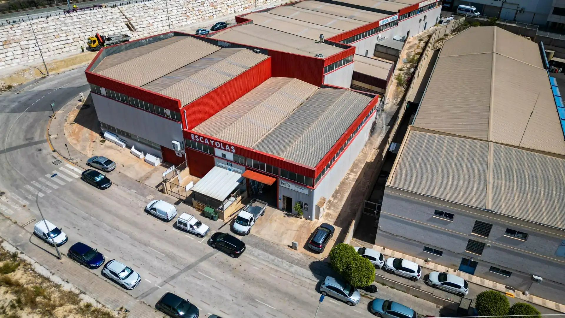 Vista exterior de Nave industrial en venta en Finestrat