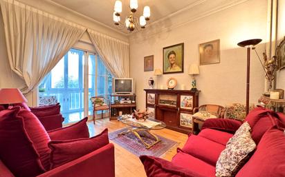 Living room of Flat for sale in  Madrid Capital  with Heating and Terrace