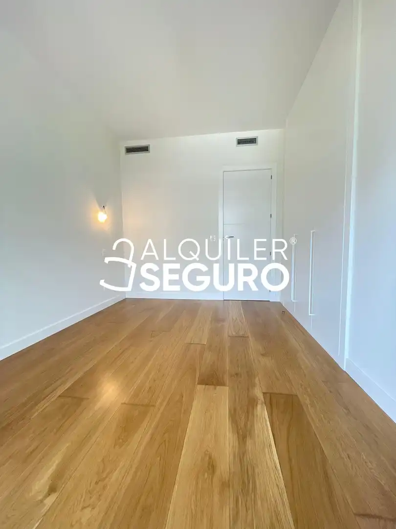 Flat for rent in Maria de Maeztu, Arroyo del Fresno