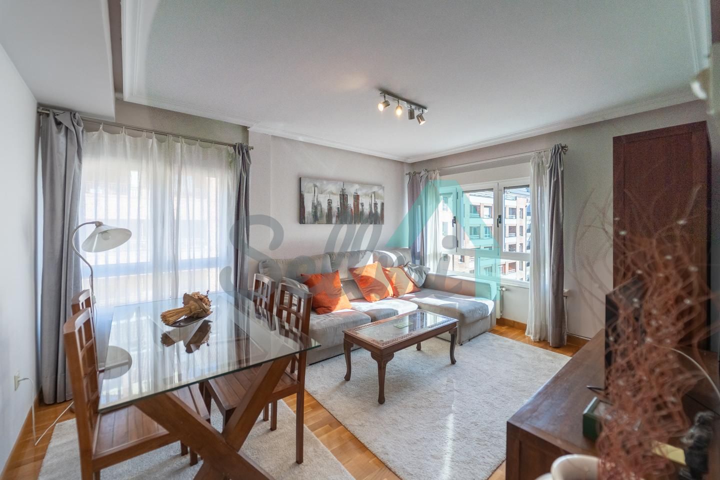 Living room of Flat for rent in Oviedo   with Heating, Parquet flooring and Furnished