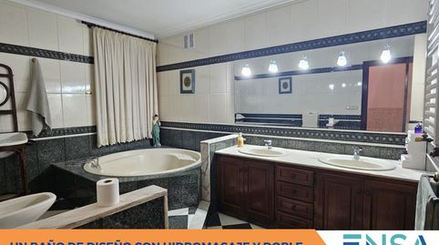 Foto 5 de Casa adosada en venta en Avenida Alemania-Italia, Vila-real