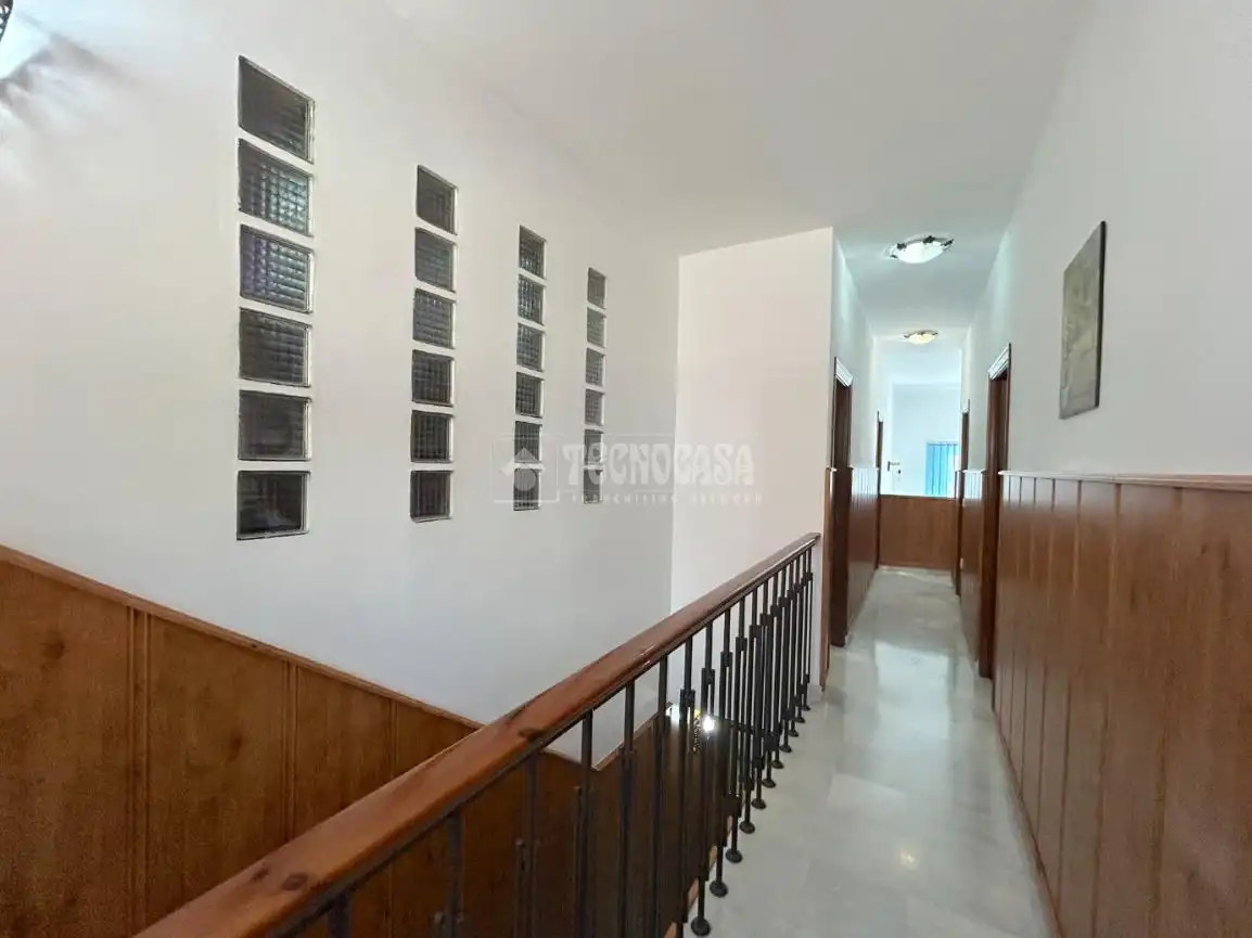 Casa adosada en venda en La Rinconada amb Aire condicionat i Parquet
