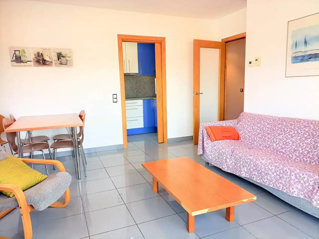 Sala de estar de Piso en venta en Vic con Calefacción, Terraza y Amueblado