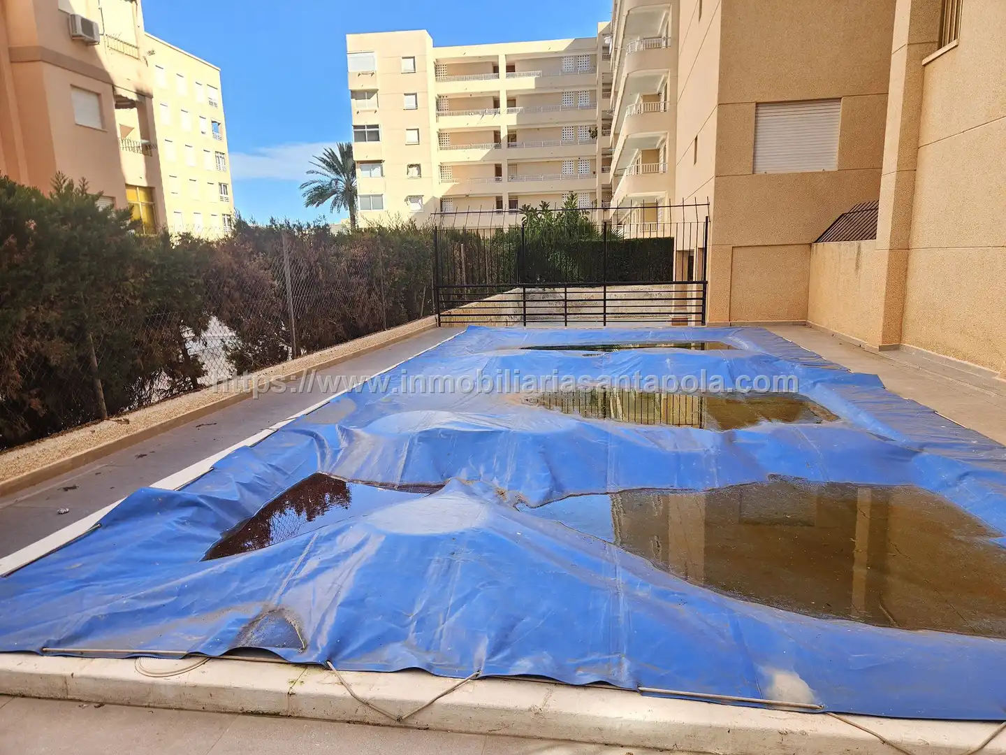 Piscina de Estudio en venta en Santa Pola con Terraza, Piscina y Amueblado