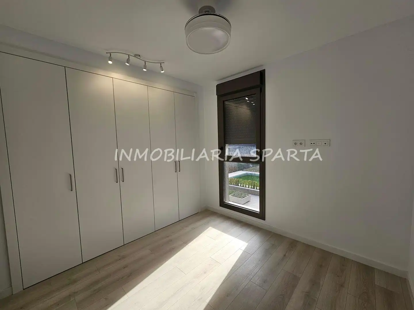 Flat for rent in Tomares  with Air Conditioner, Heating and Terrace