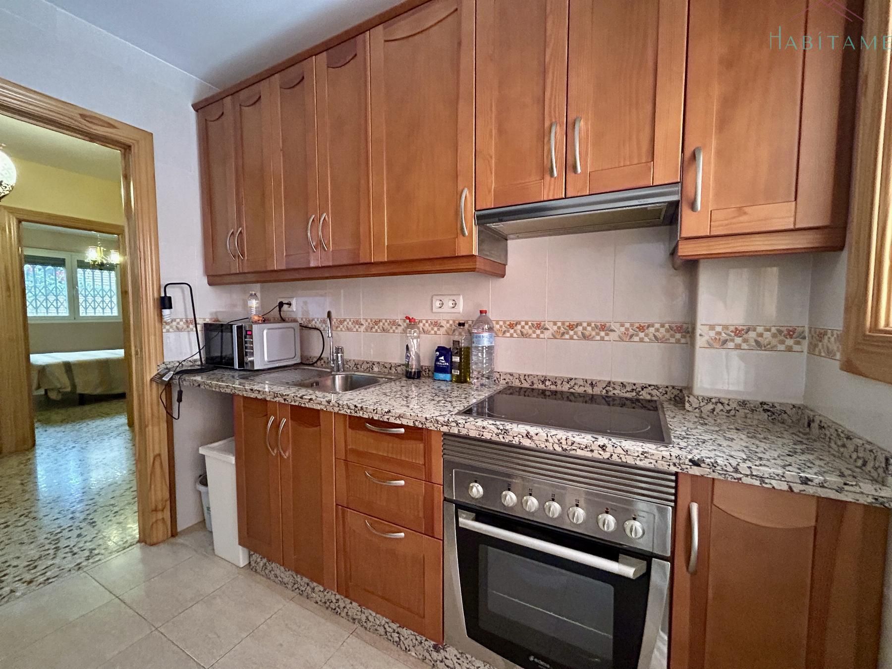 Cocina de Piso de alquiler en  Granada Capital con Amueblado y Balcón