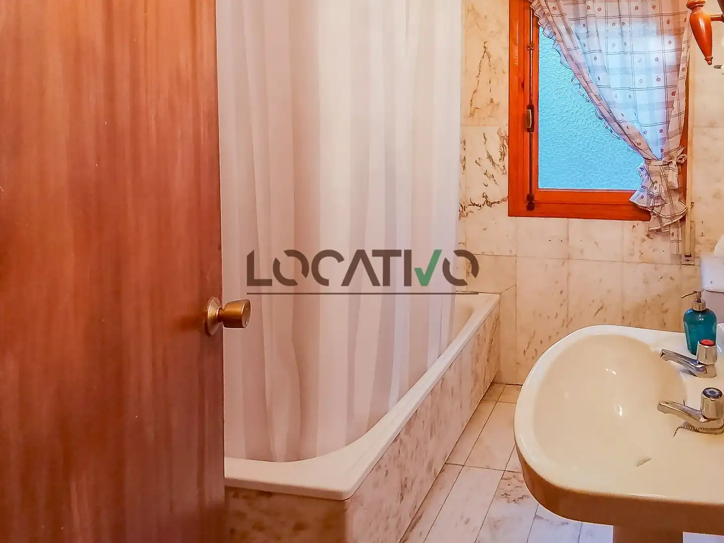 Baño de Casa o chalet en venta en El Hoyo de Pinares  con Calefacción, Jardín privado y Terraza