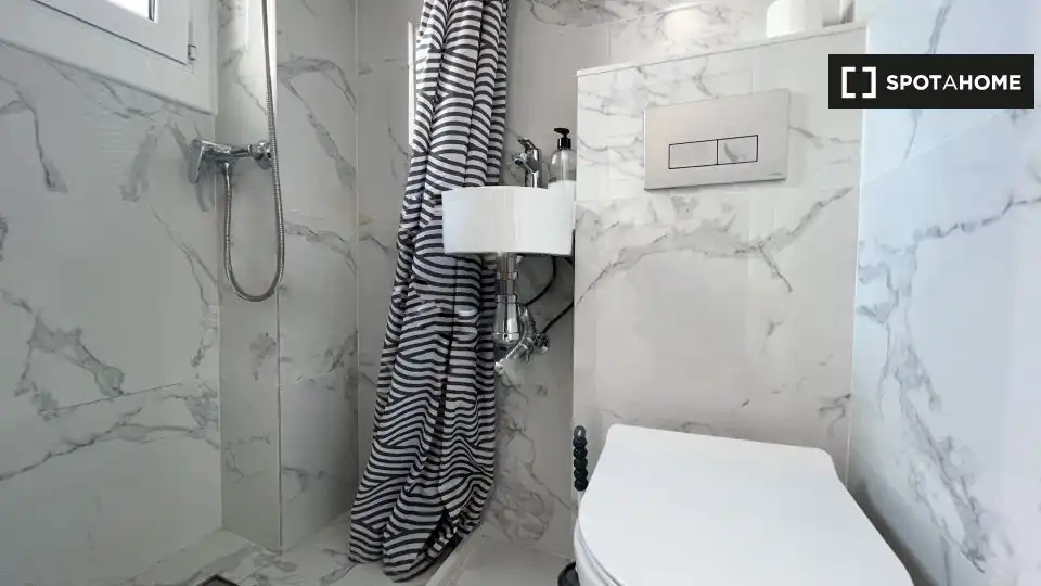 Flat with terrace to rent in Sants - Montjuïc, imagen 2
