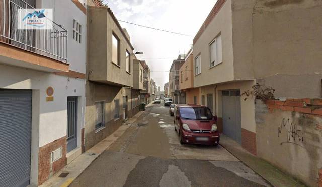 Local comercial en Venta en Calle del Algarrobo en Ciutat del Transport - La Salera