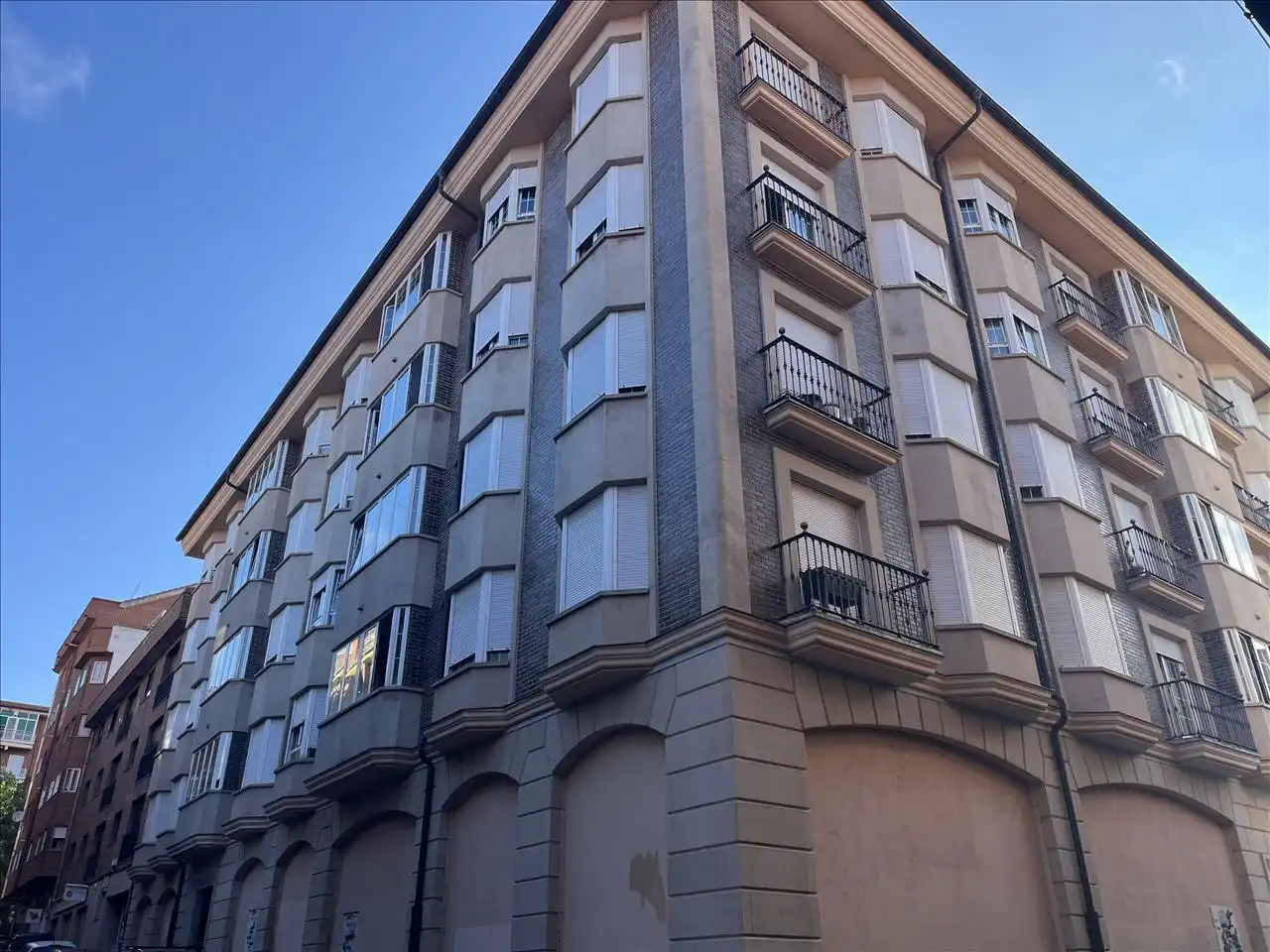 Local comercial en venta en LAS MILICIAS