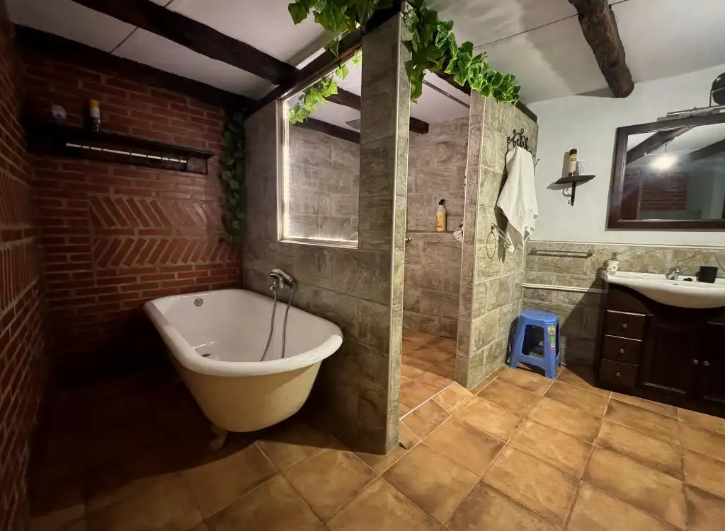 Baño de Casa o chalet en venta en Arenas de Iguña con Calefacción, Jardín privado y Terraza